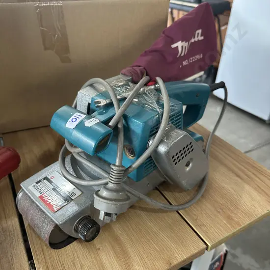 excellent condition Makita belt sander