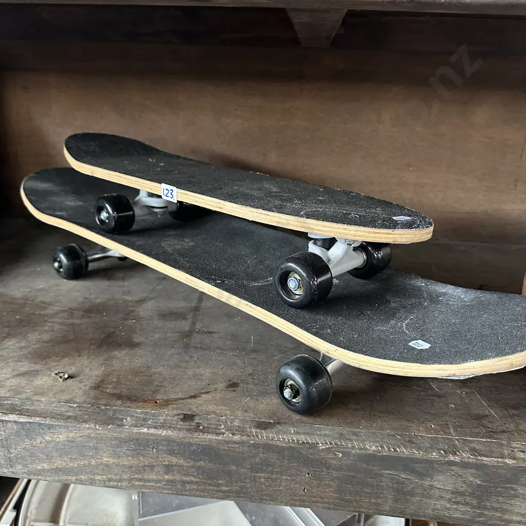 2 x skateboards Image 1++