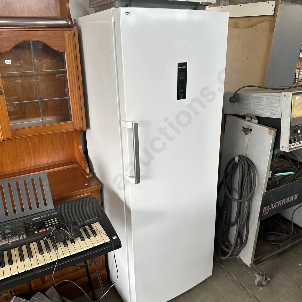 vertical freezer Image 1++