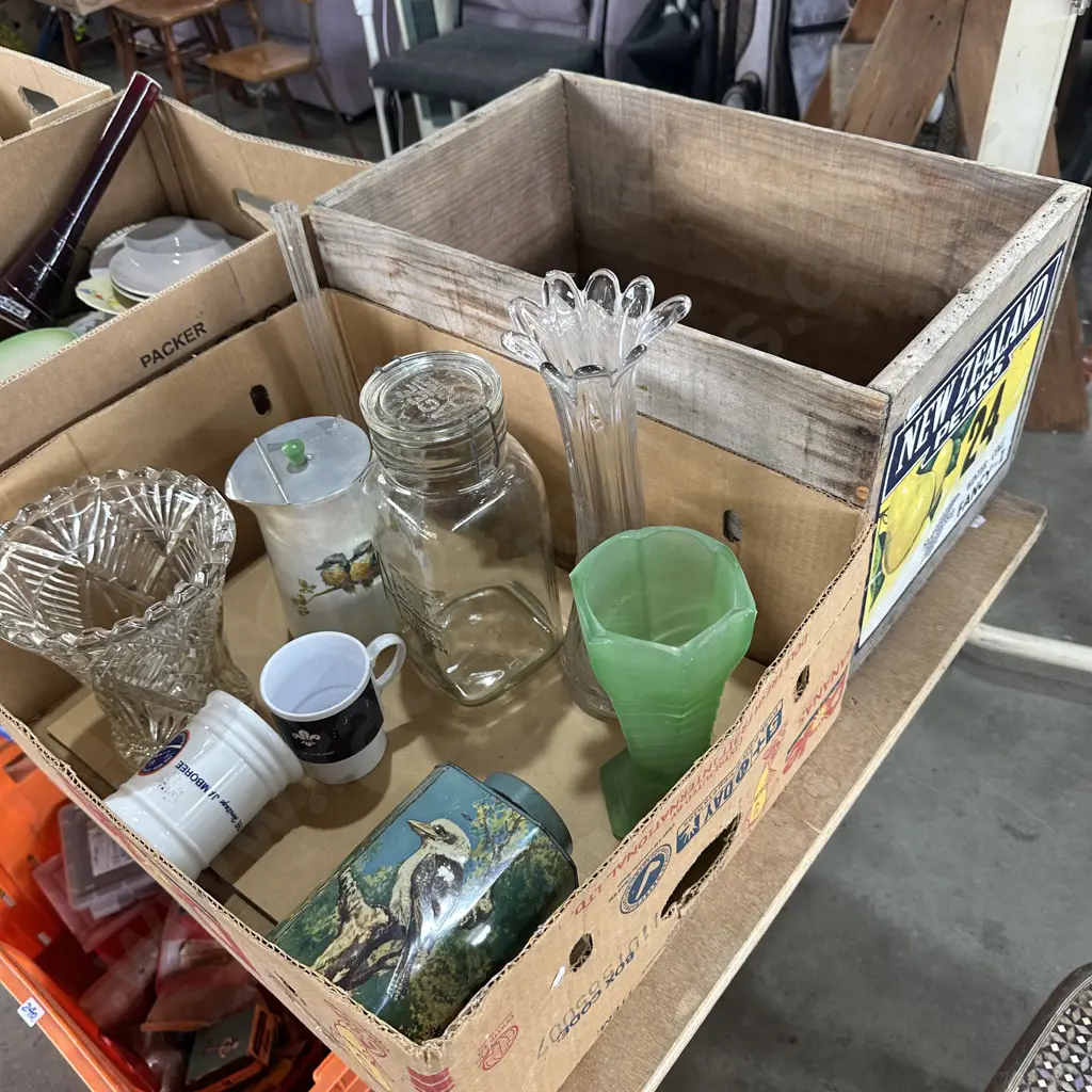 vases etc plus wooden fruit box Image 1++