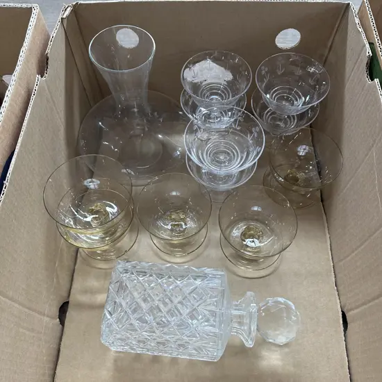 crystal decanter, wine decanter etc