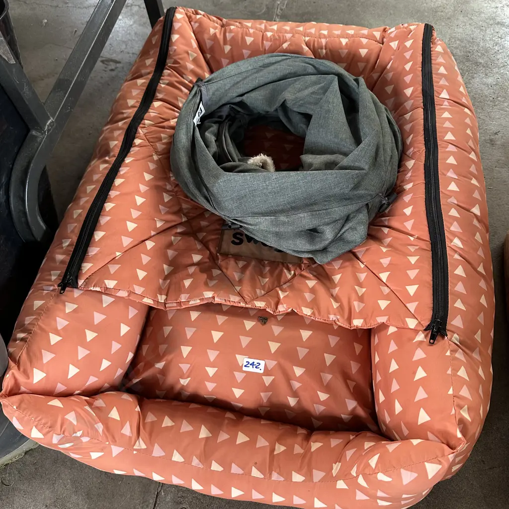 pet bed etc Image 1++
