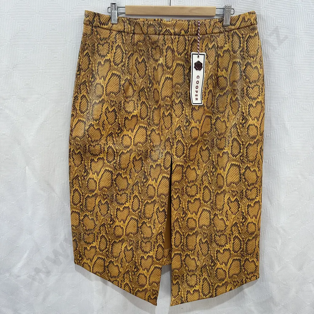 Trelise Cooper "Lickety Split- Monty python" skirt with tag $399 size 14 Image 1++