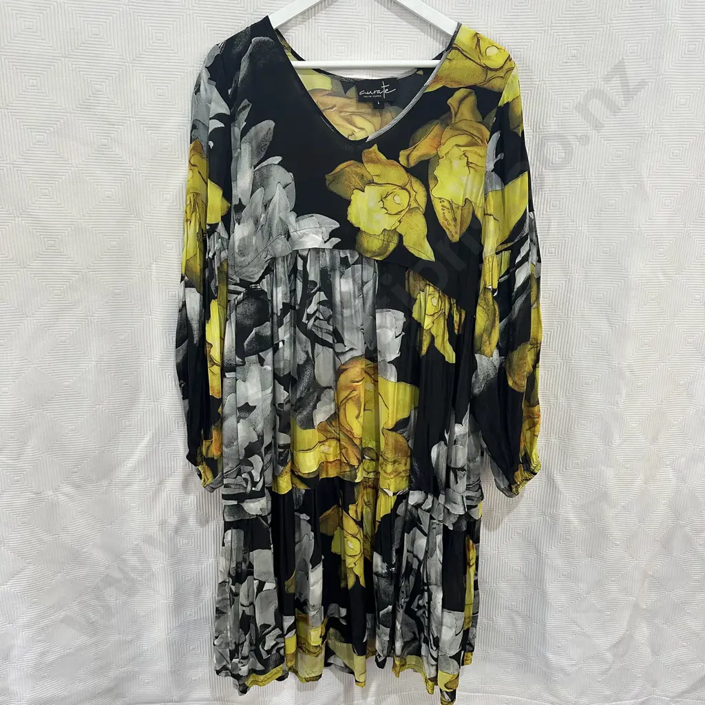 Trelise Cooper - Curate "Tuck True Love" viscose dress size L Image 1++