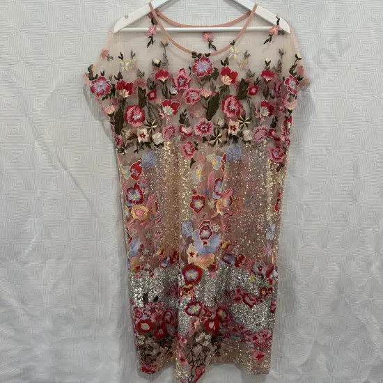 Intricate dress - no label