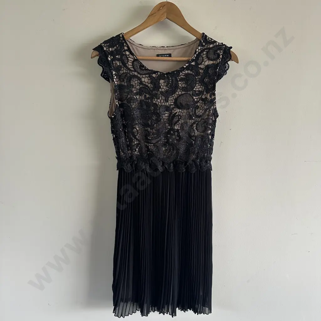 STORM size 6 evening dress Image 1++