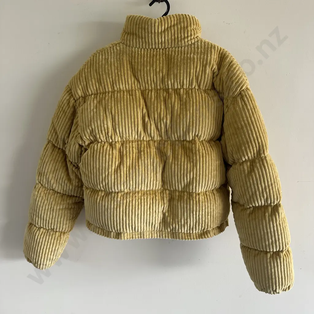 RIPCURL corduroy puffer jacket size M Image 1++