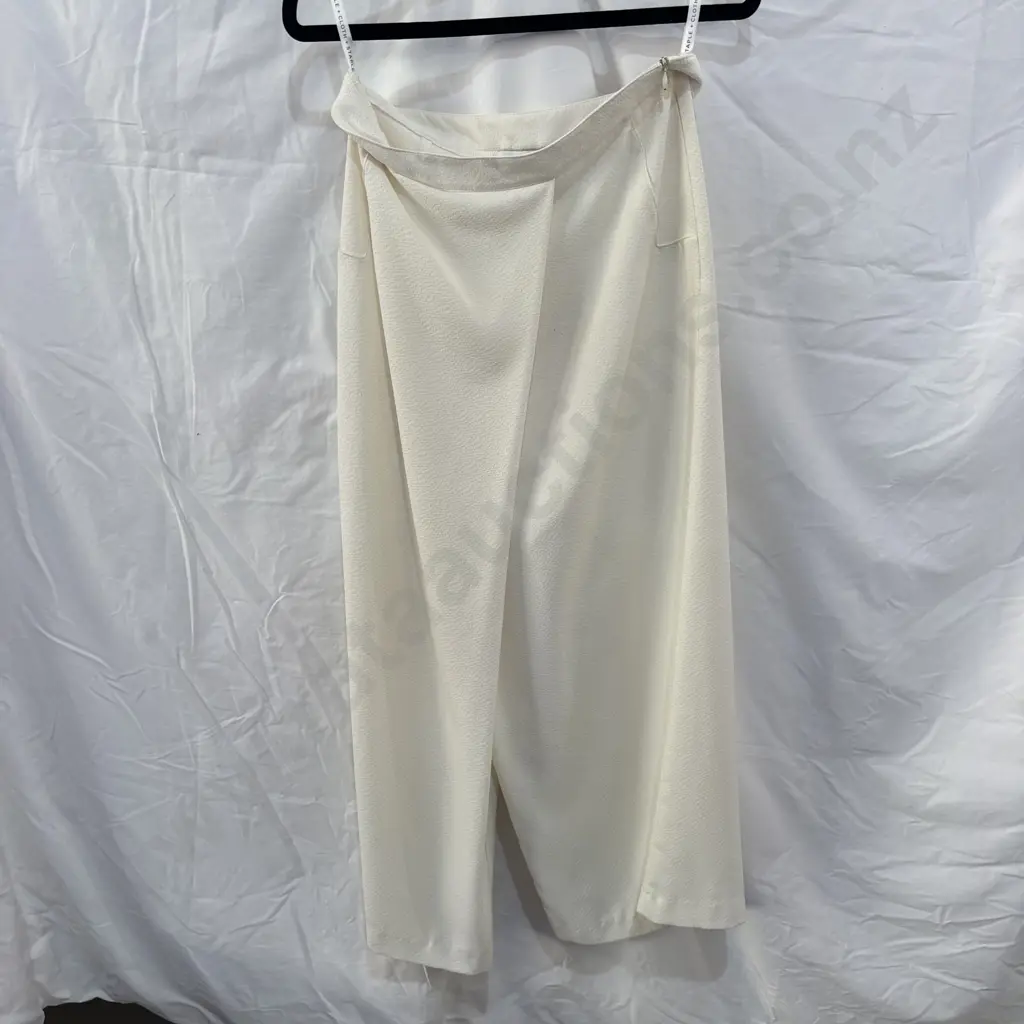 Staple + Cloth size 10 trousers Image 1++