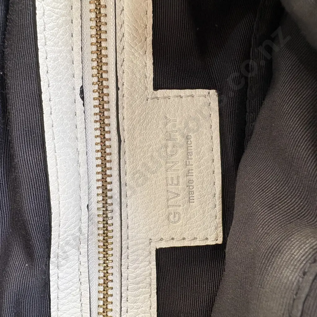 used Givenchy large bag Image 1++