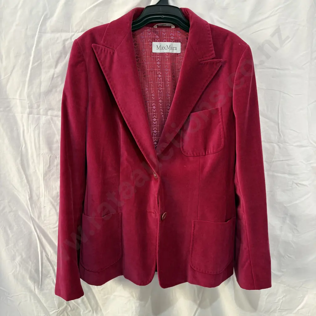 MaxMara size 48 velvet blazer Image 1++