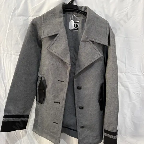 CHANEL size 36 jacket