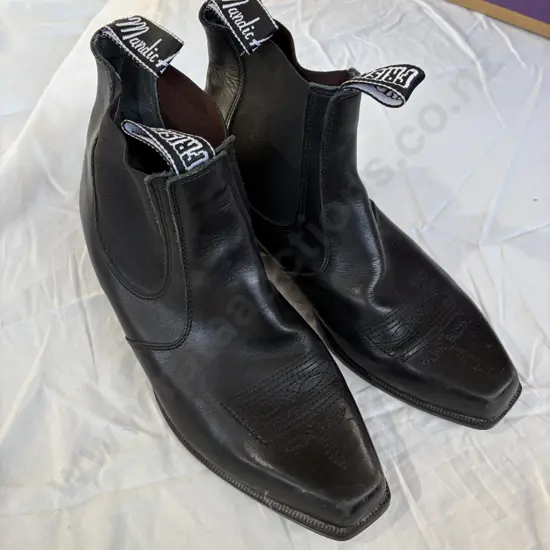 FRISKY ladies leather boots (made in Australia)