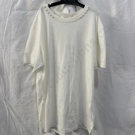 Valentino T shirt size L with tags