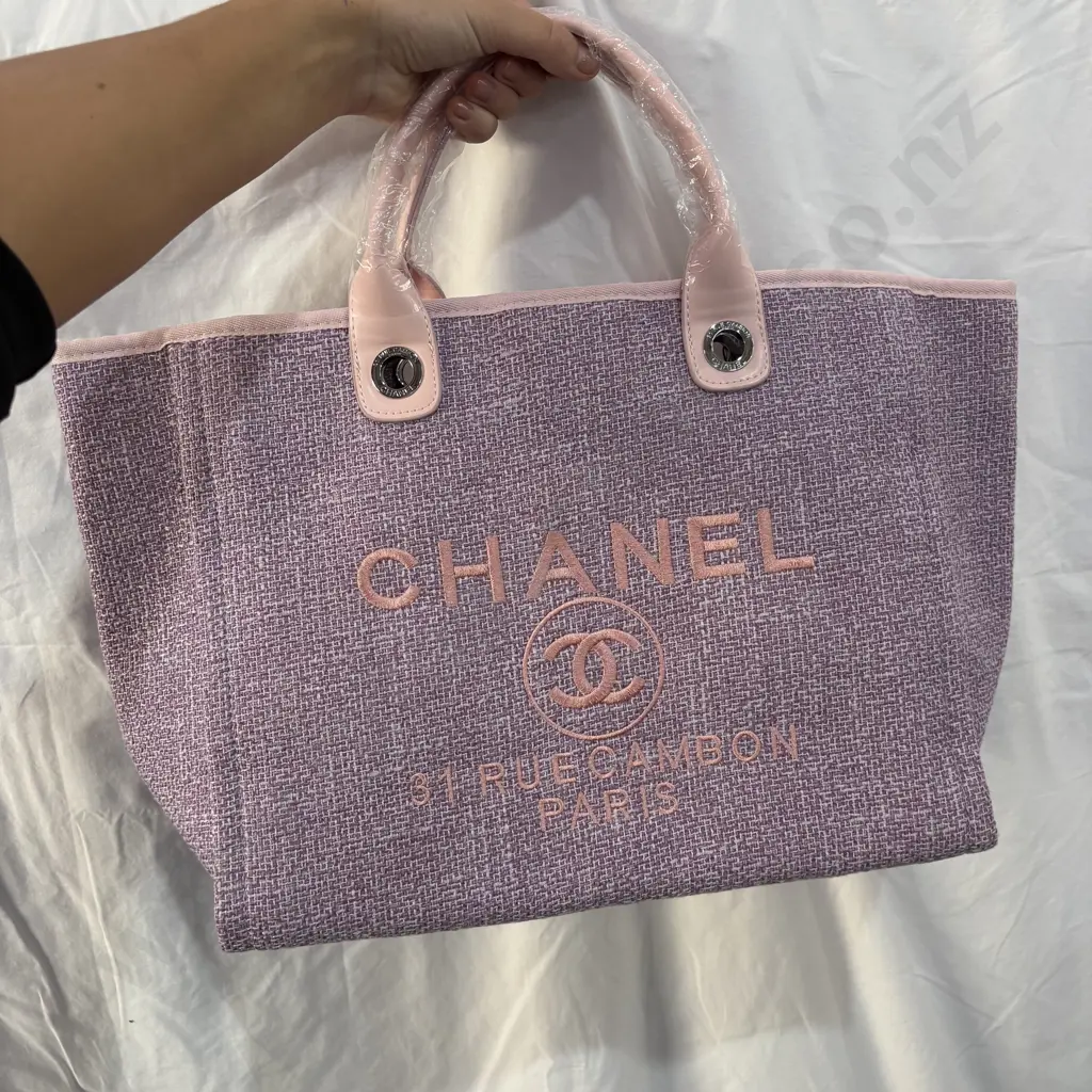 CHANEL deauville tote bag (new) Image 1++
