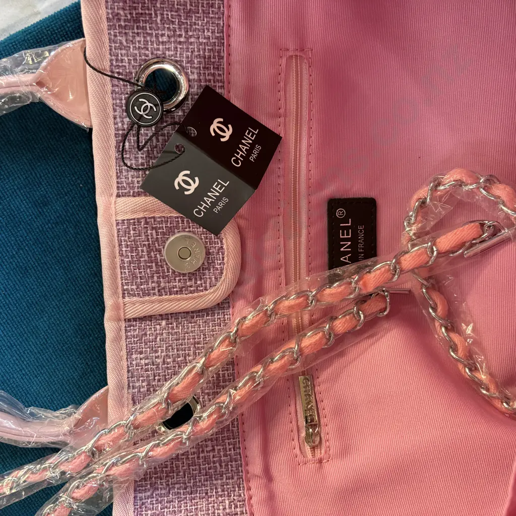 CHANEL deauville tote bag (new) Image 1++