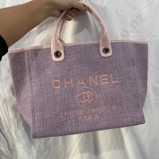 CHANEL deauville tote bag (new)