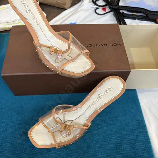 LOUIS VUITTON size 41 heels and box