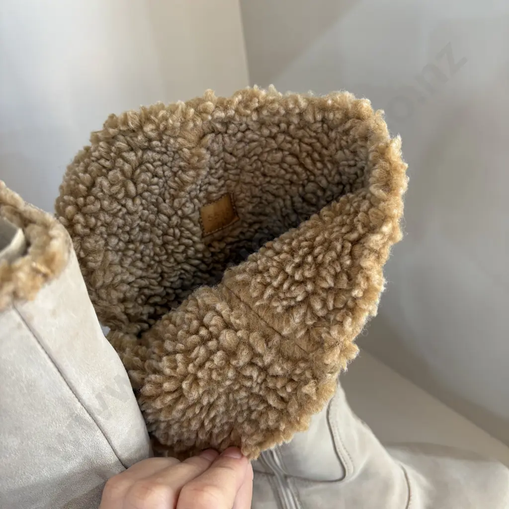El Naturalista haya silk suede s 40 Image 1++