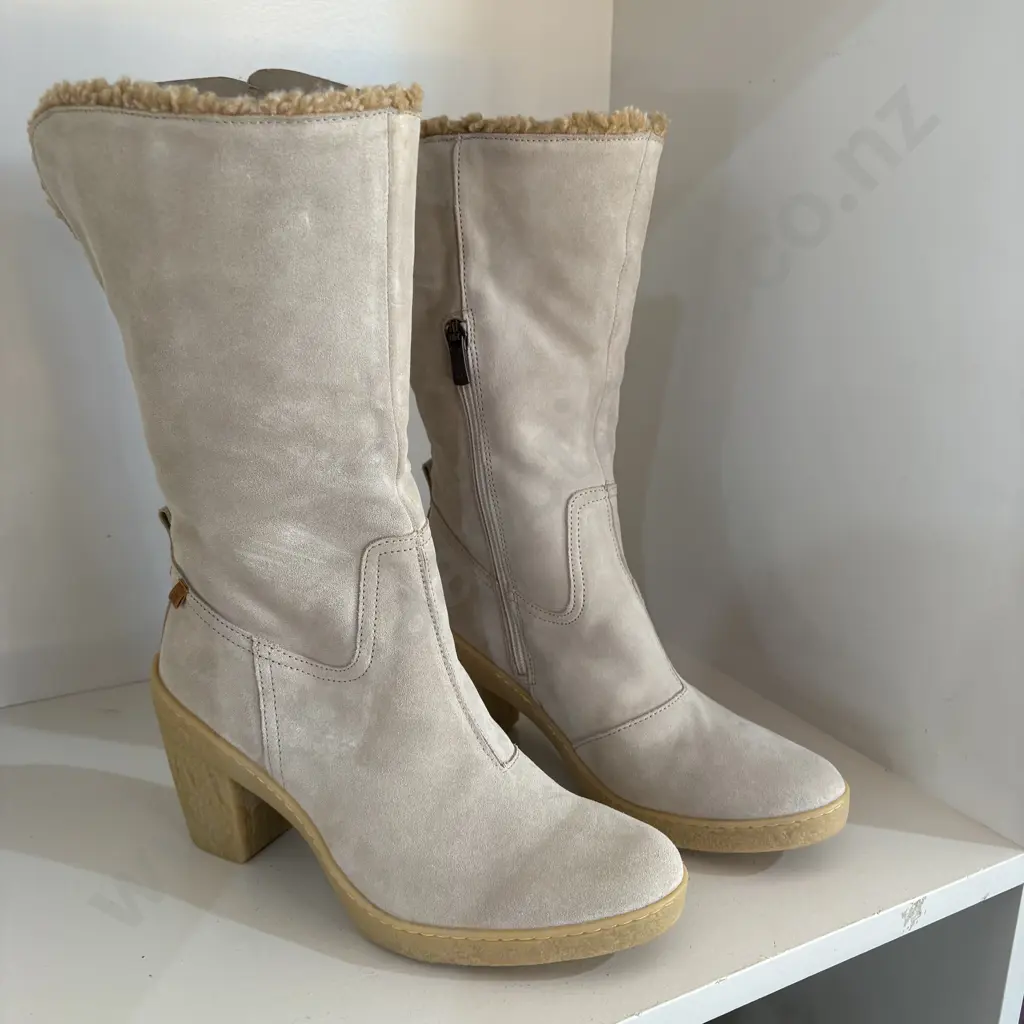 El Naturalista haya silk suede s 40 Image 1++