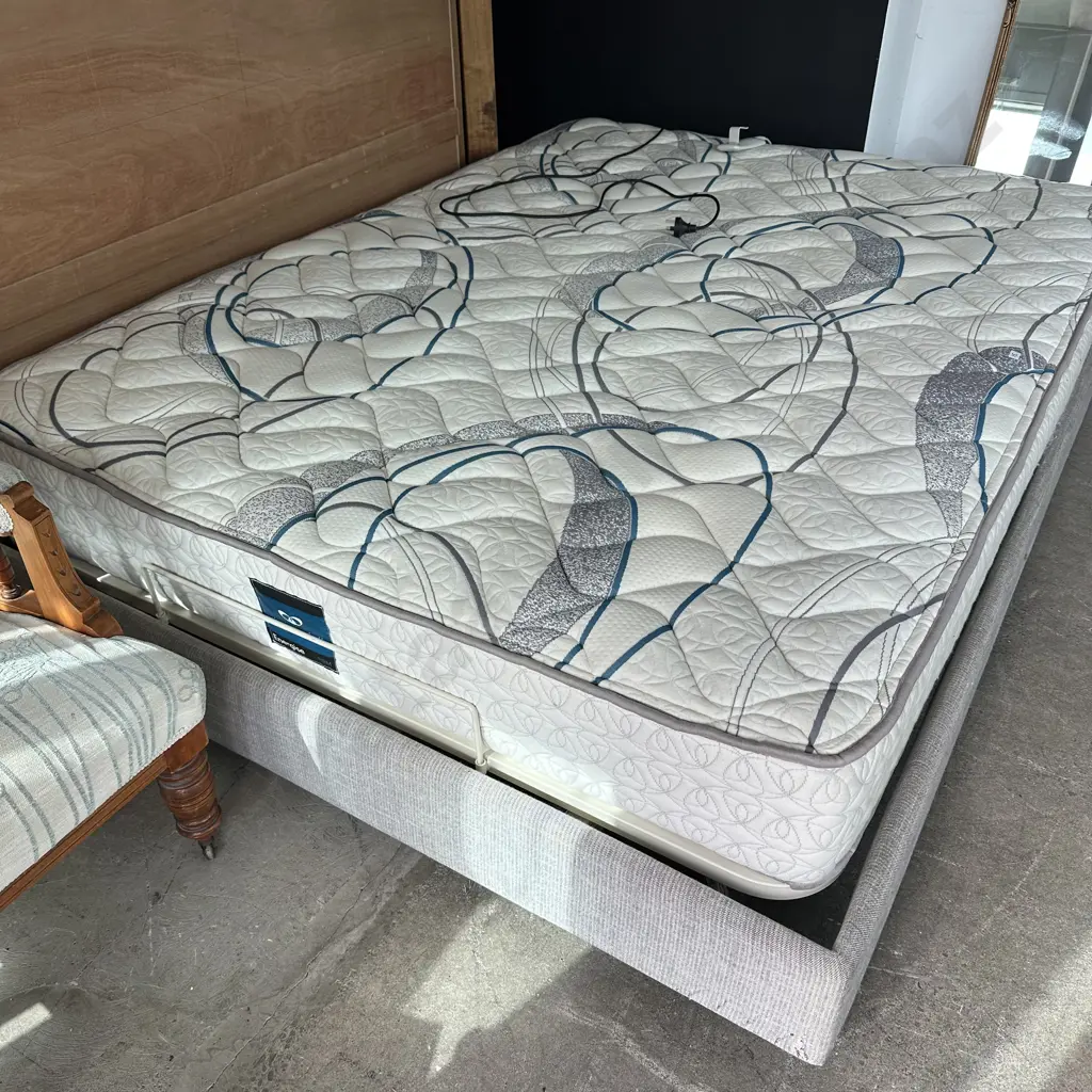 Design Mobel electric adjustable Queensize bed Image 1++
