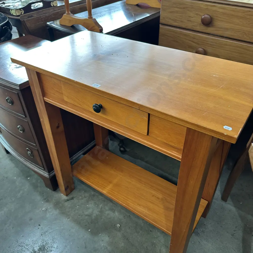 Pine hall table. Image 1++