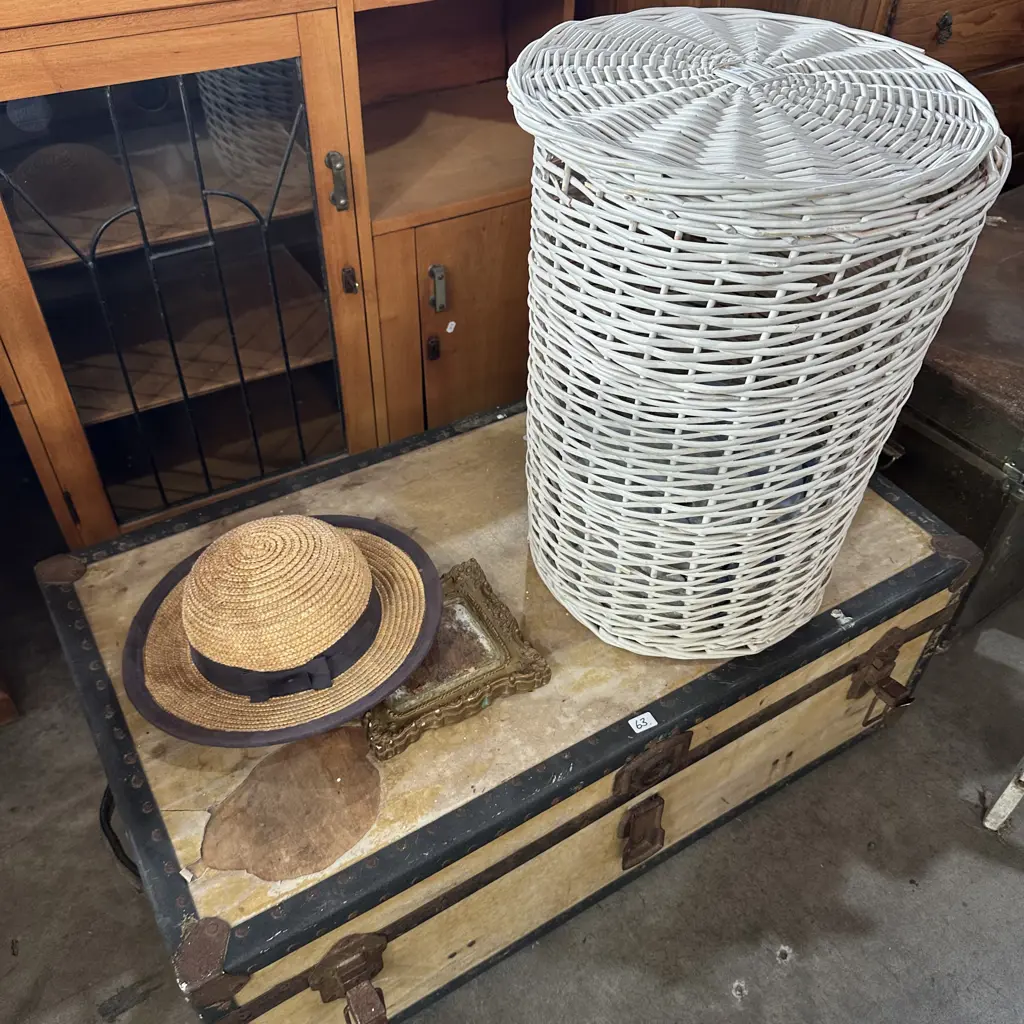 Trunk and cane laundry basket etc. Image 1++