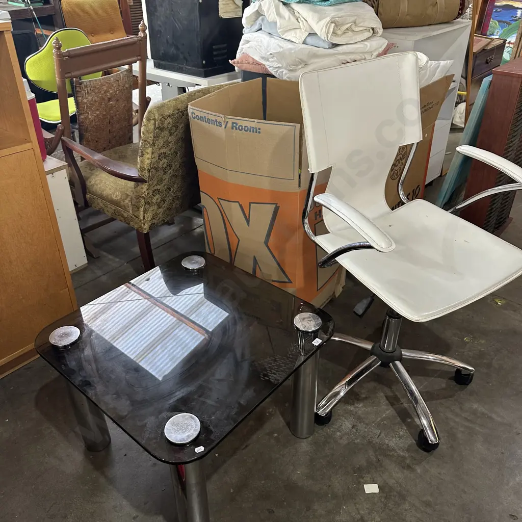 coffee table and office chair Image 1++