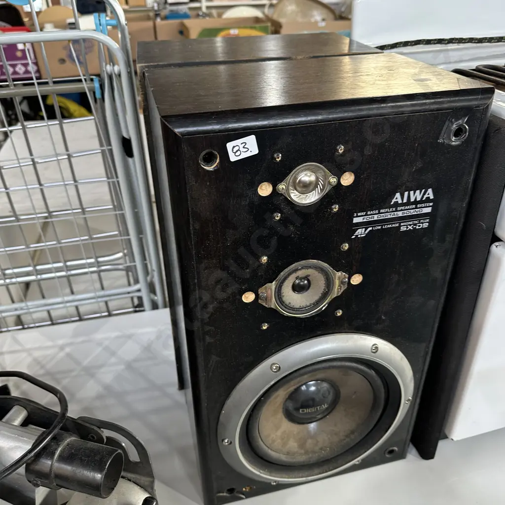 vintage Aiwa speakers Image 1++