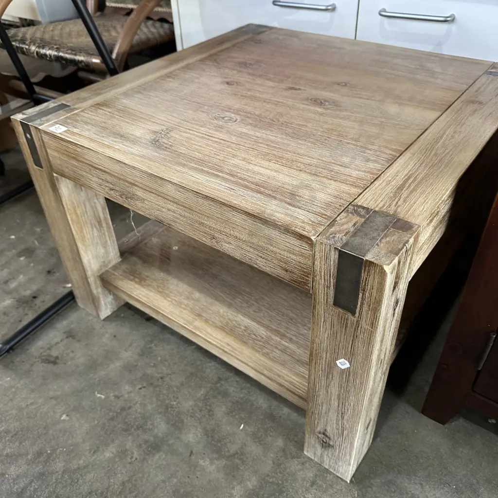 coffee table Image 1++