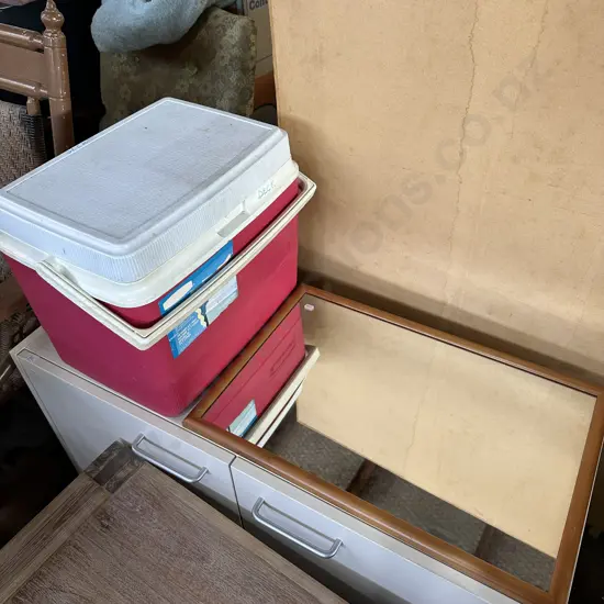 chilli bin and mirror