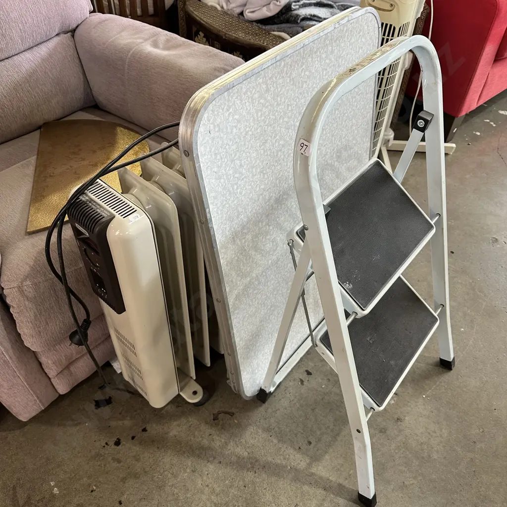 folding step and table plus heater Image 1++