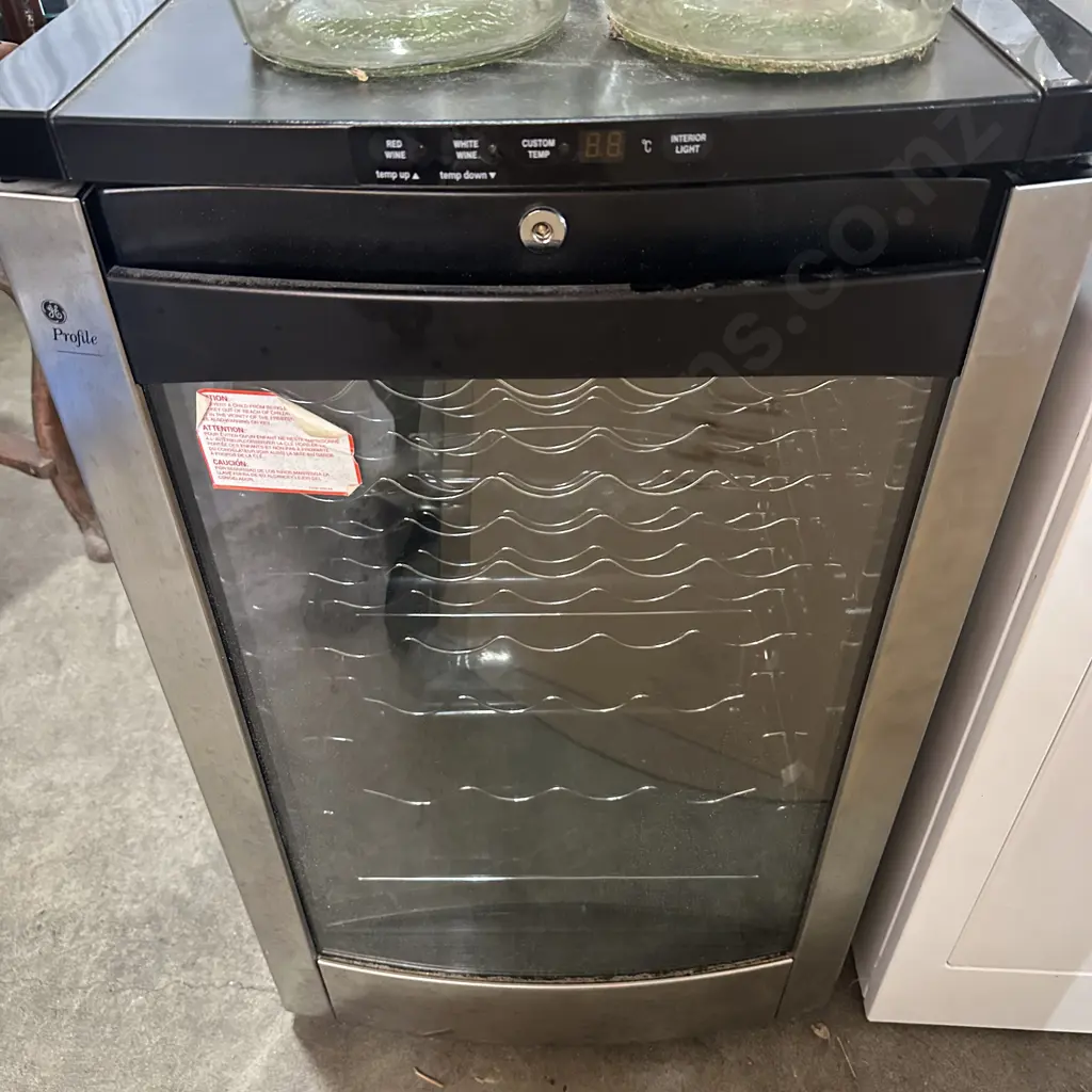 wine fridge Image 1++