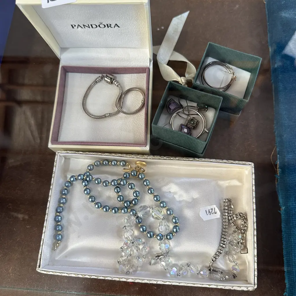 asst jewellery inc Pandora braclet Image 1++