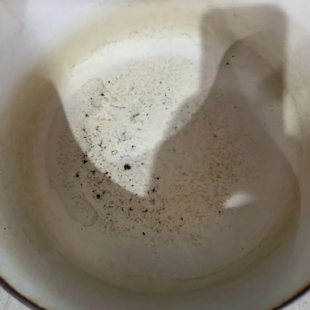 large Le Creuset pot (enamel inside not great) Image 1++