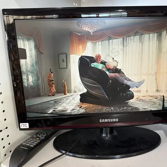 Samsung model LA22D400E1M 22 inch Series 4 multi-system LCD TV with remote.
