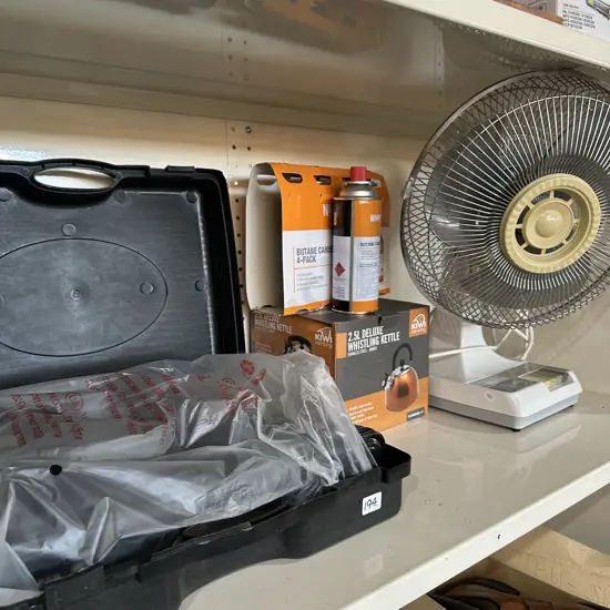 cooker, gas, kettle and fan