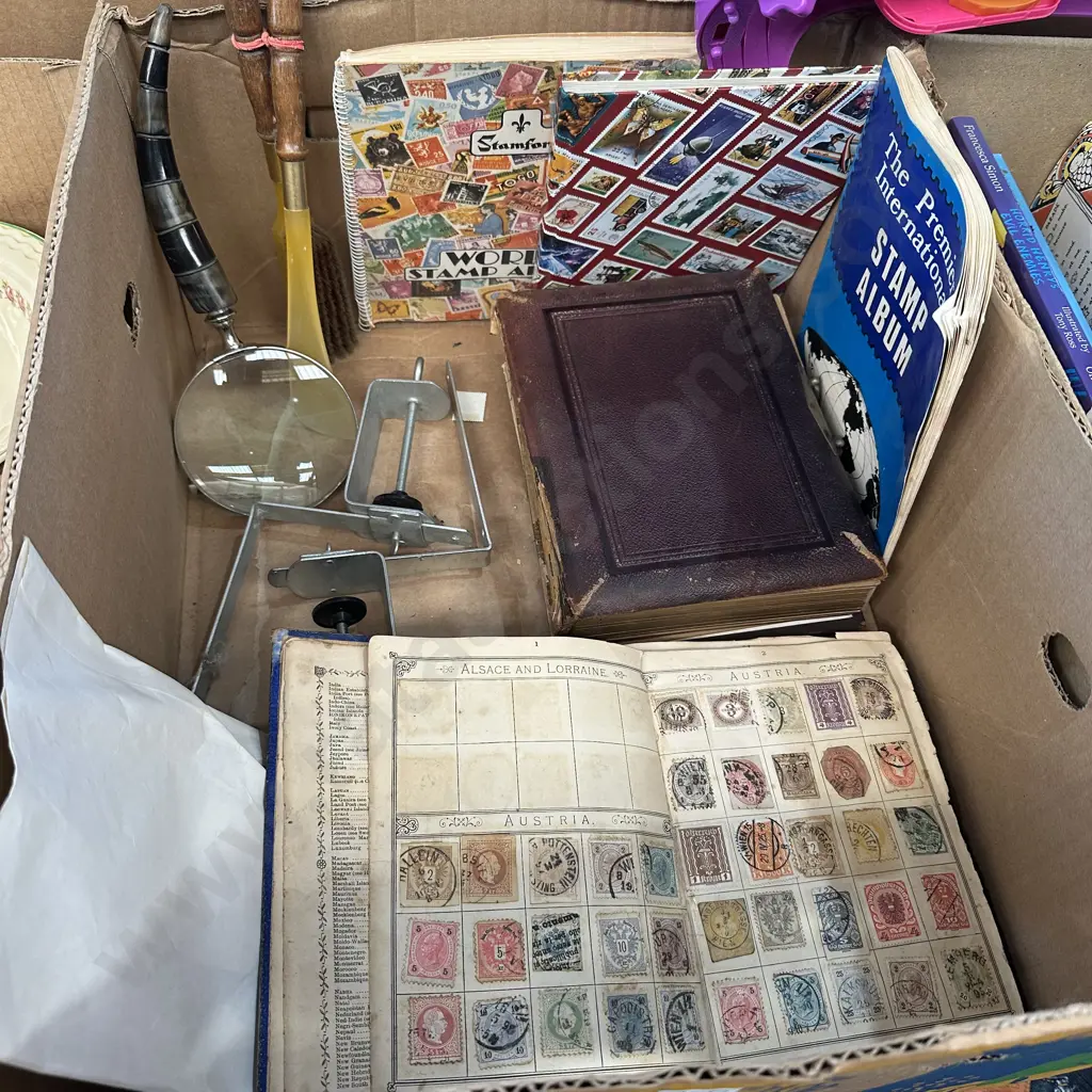 Stamps, magnifying glass, brush and shoehorn set etc. Image 1++