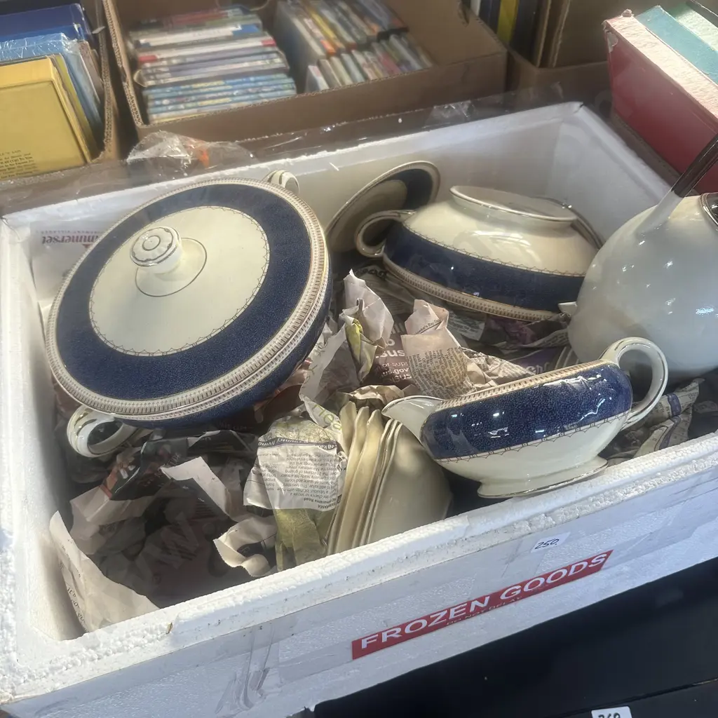 Melrose Grindley dinnerware etc. Image 1++