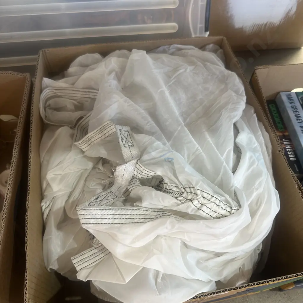 Parachute. Image 1++