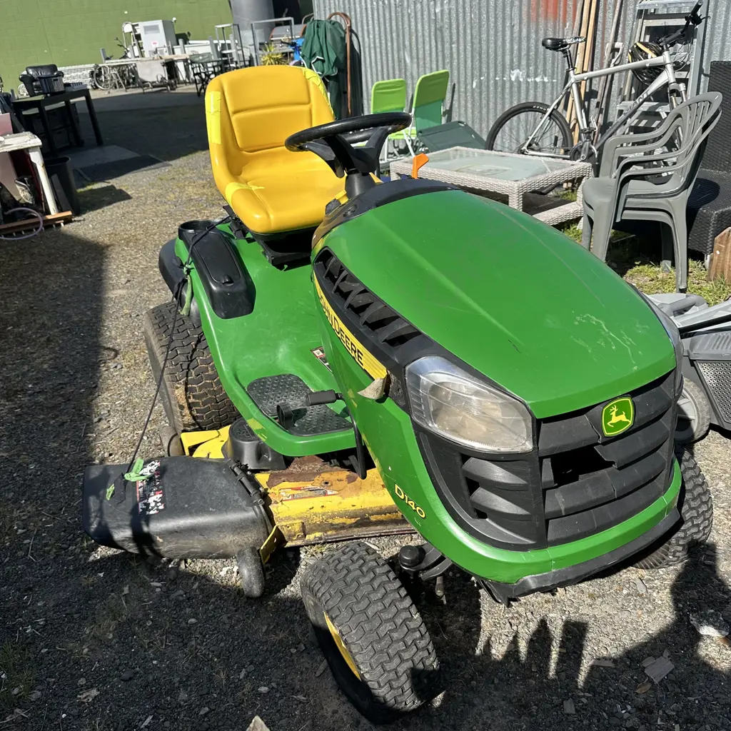 John Deere D140 ride on mower 2015- well maintained Image 1++
