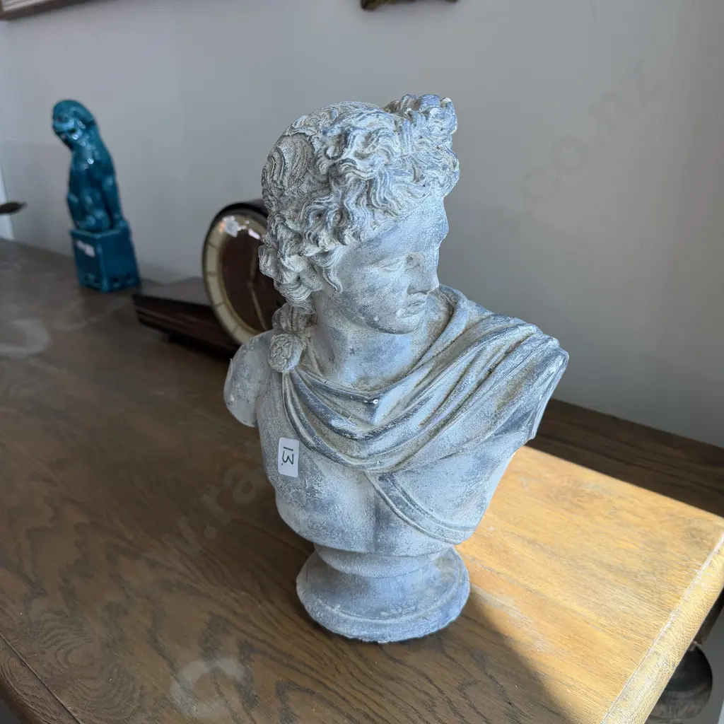 plaster bust 35cm Image 1++