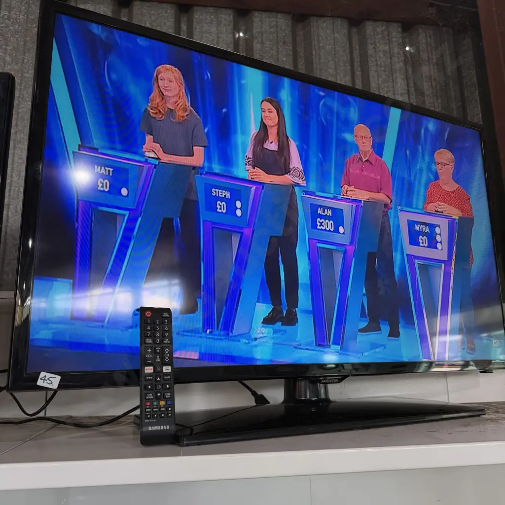 Samsung model UA40F5000AM 40inch series 5 Full HD LED LCD TV with remote. Image 1++