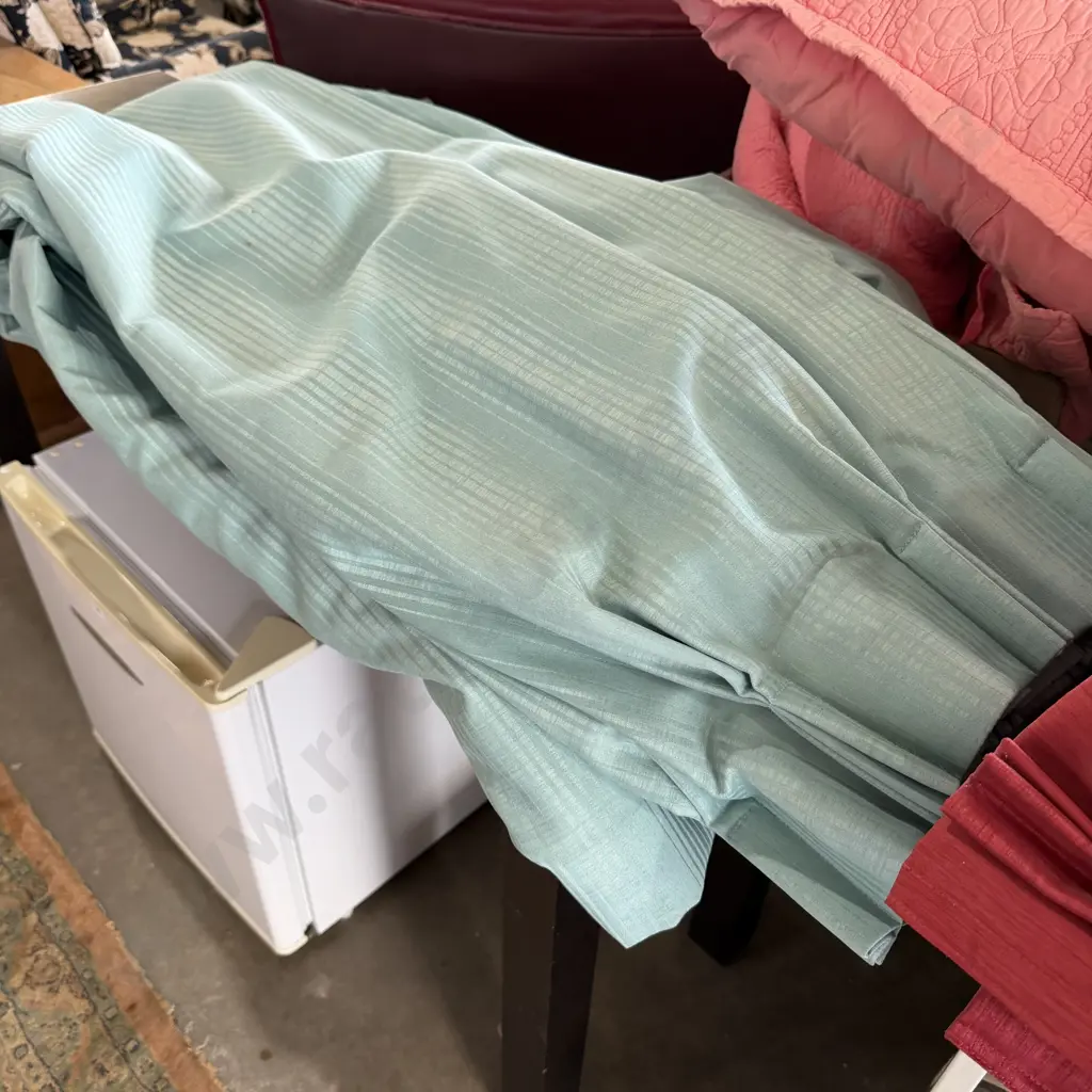 8 Red drops 2m curtains plus a pr of light Blue curtains (with thermal backing) Image 1++
