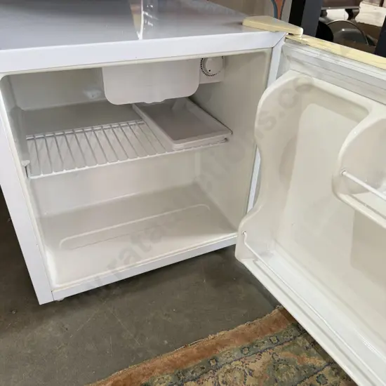 underbench fridge