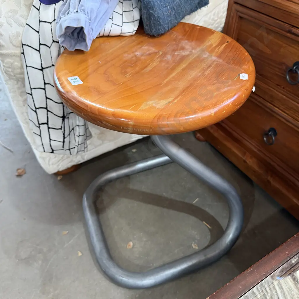 metal wooden stool Image 1++
