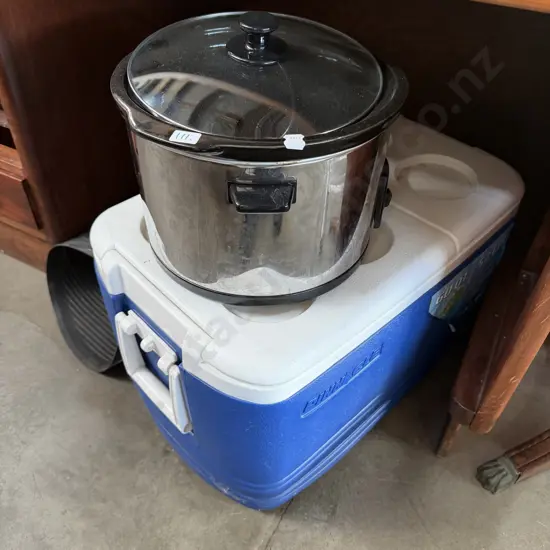 car mats, slow cooker, chillibin