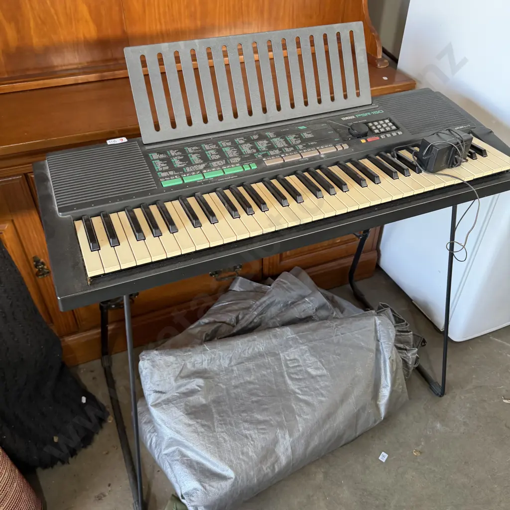 1231 Yamaha keyboard Image 1++