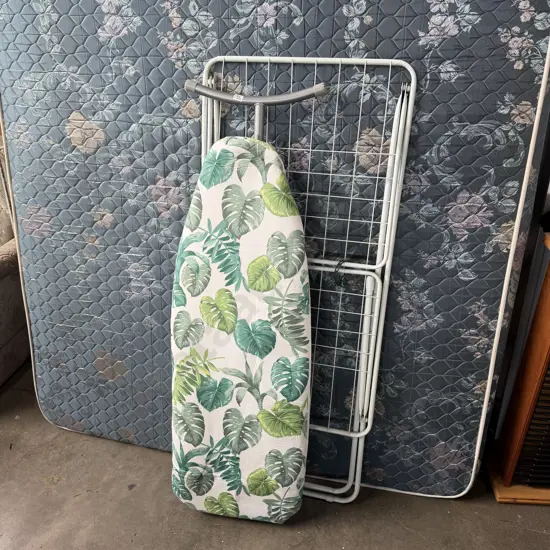 ironboard, clothes horse