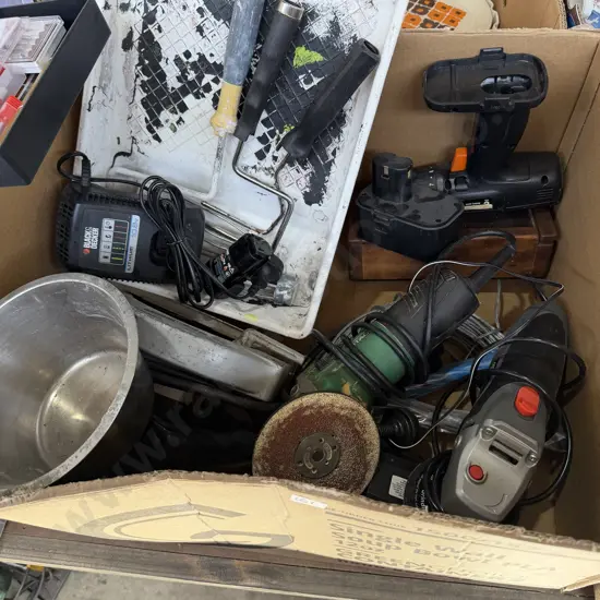 Skill saw, two angle grinders, battery drill etc.