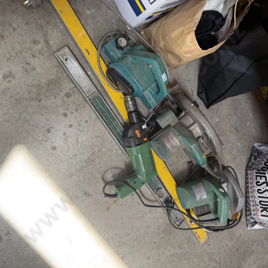 Skill saws, planer, electric drill and levels. Image 1++